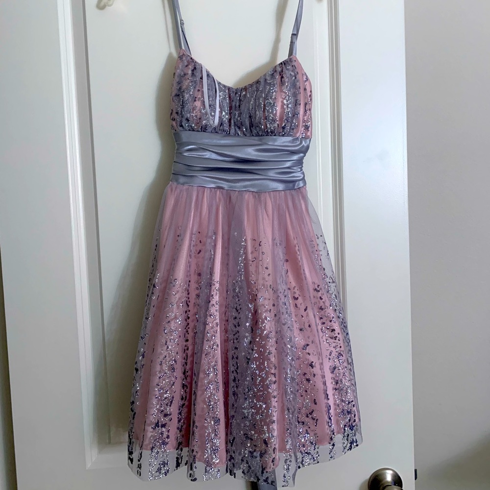 Woman's size 1/2 beautiful dress